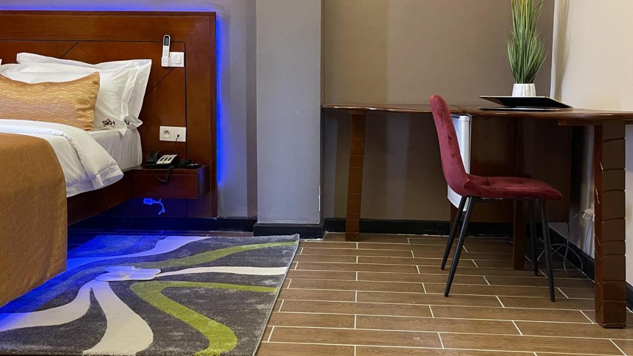Sky Kenako Hotel Kribi Extérieur photo