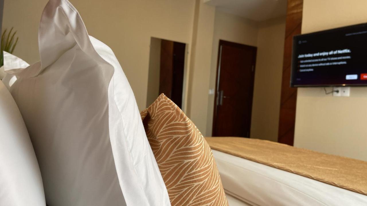 Sky Kenako Hotel Kribi Extérieur photo
