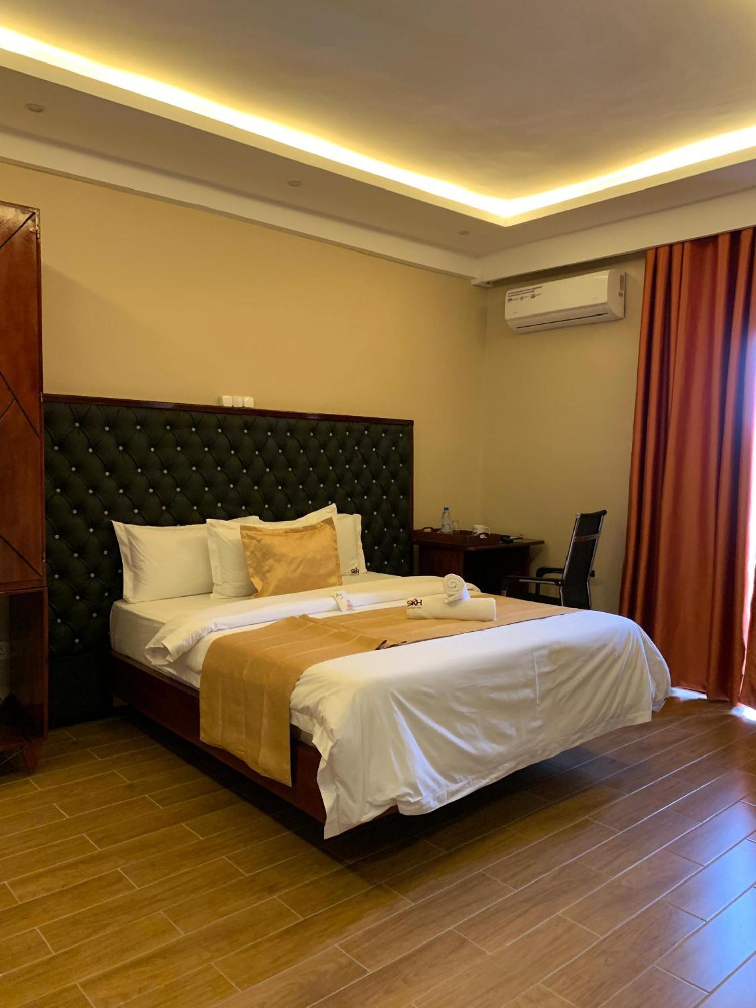 Sky Kenako Hotel Kribi Extérieur photo