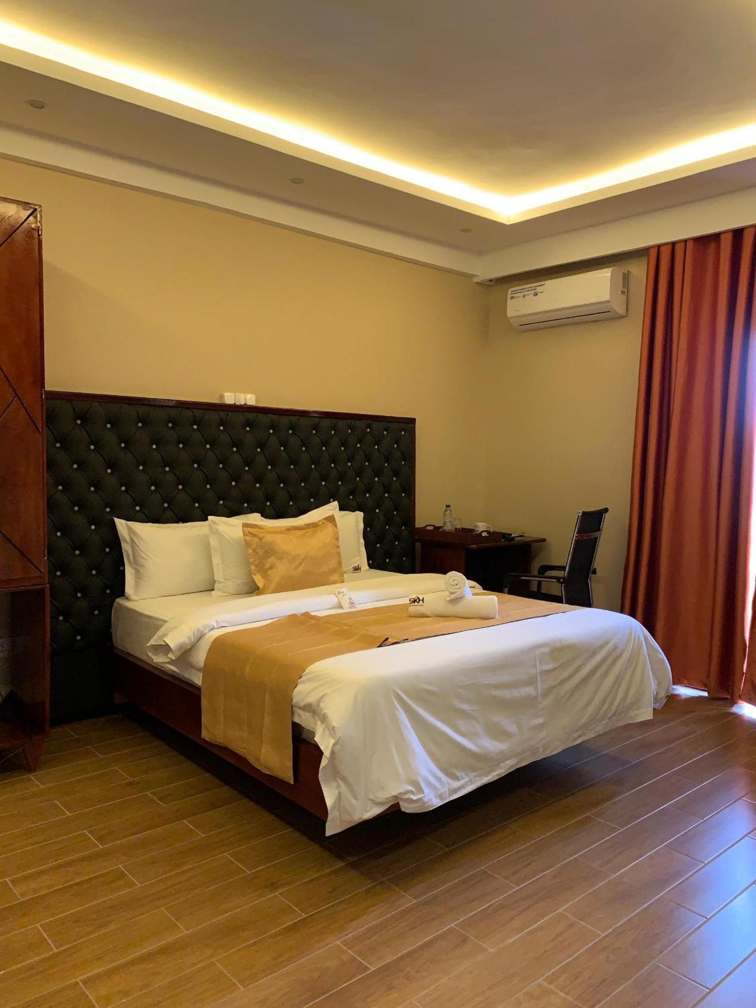 Sky Kenako Hotel Kribi Extérieur photo