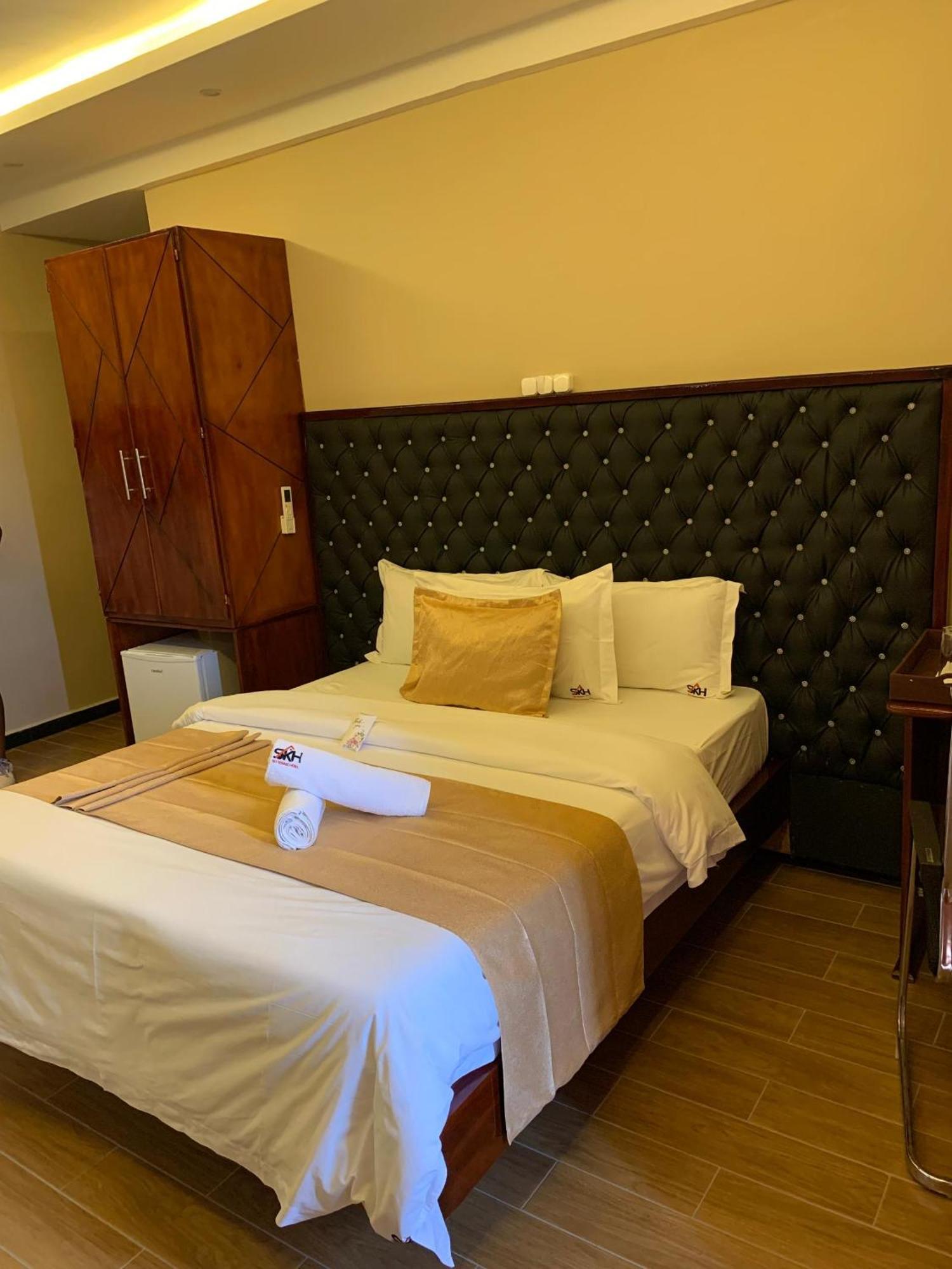 Sky Kenako Hotel Kribi Extérieur photo